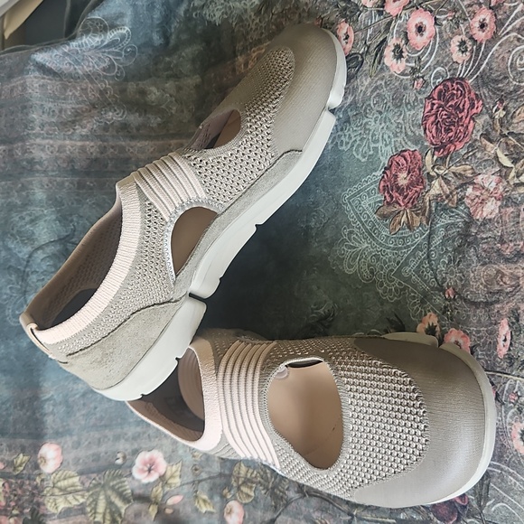 Clarks Trigenics Cutout Slip-On Tri Tone Comfort Flats Size 10 - Picture 6 of 13